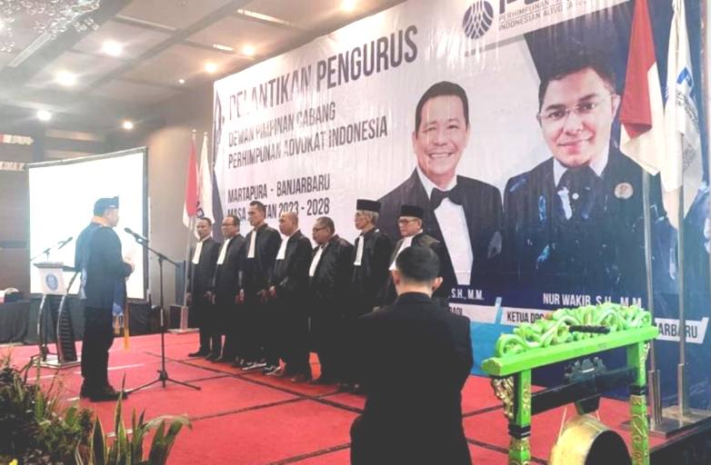 Lantik DPC Peradi Martapura-Banjarbaru, Prof Dr Otto Hasibuan Minta Peradi dan Ikadin Selalu Bersinergi