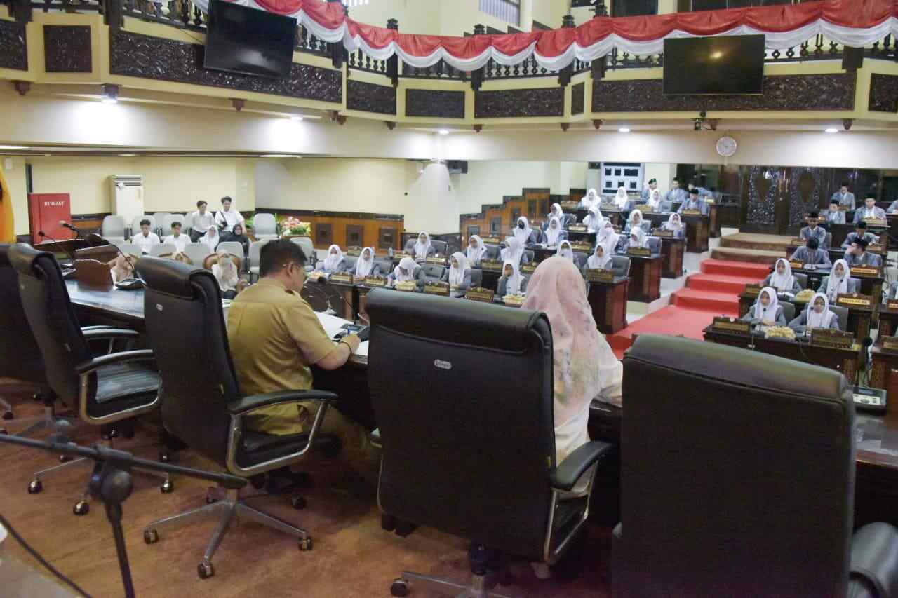 Siswa/i MAN 2 Banjarmasin Kunjungan Belajar Proses Legislasi ke DPRD Kalsel