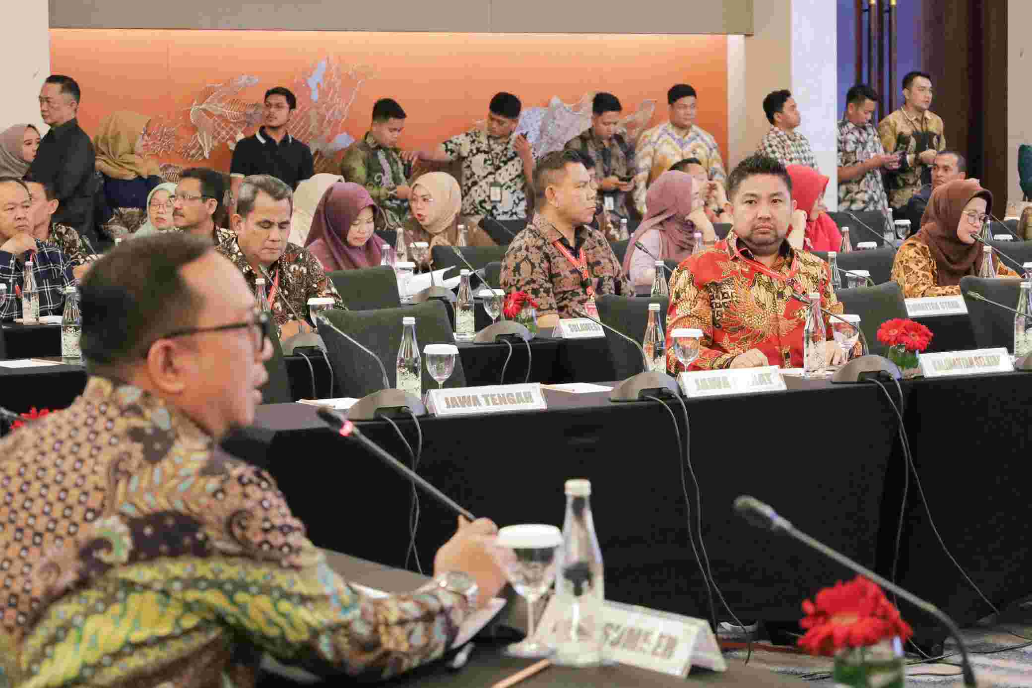 Wakil Ketua dan Sekwan DPRD Kalsel Hadiri Rapat ADPSI dan ASDEPSI di Bandung