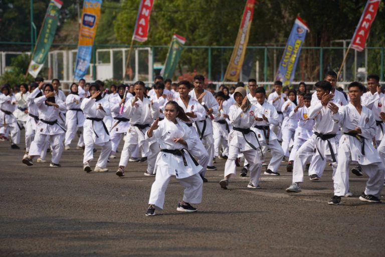 Tampil Memukau, 500 Karateka Banua Bikin Decak Kagum Penonton HUT TNI, Semoga Bisa Berprestasi Nasional dan Internasional