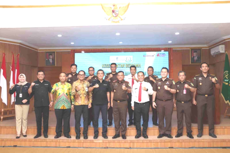 Bank Kalsel dan Kejati Kalsel Tandatangani MoU Kerjasama, Fachrudin : Komitmen Antisipasi Masalah Hukum Dalam Bisnisnya