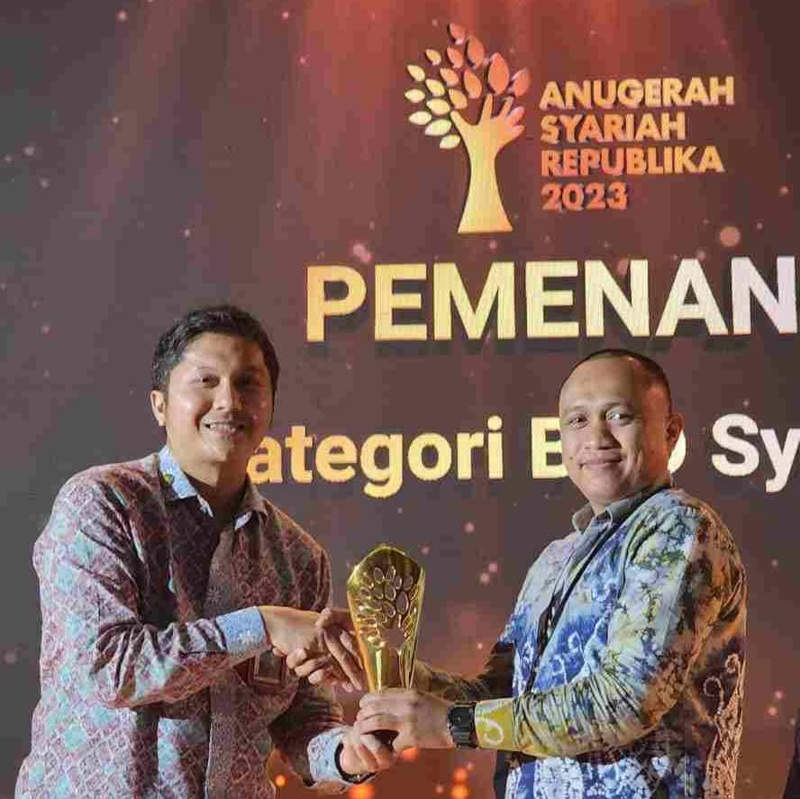Bank Kalsel Syariah Didapuk Pemenang Kategori Pembiayaan Daerah Terbaik Pada Anugerah Syariah Republika 2023