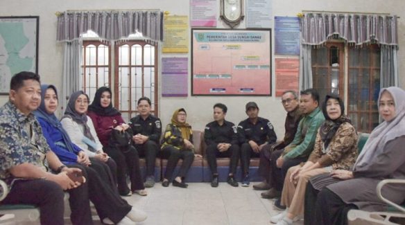 Kunjungi Kantor Kepala Desa Sungai Danau Komisi I DPRD Kalsel Harapkan Peningkatan Pelayanan Publik