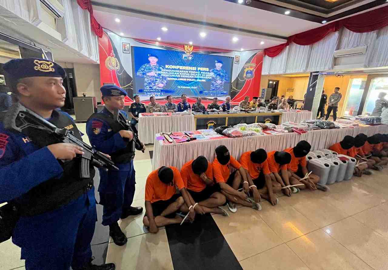 Gerombolan Rompak Kapal Minyak Rugikan Korban Rp 8 Miliar; Ditangkap Polda Kalsel