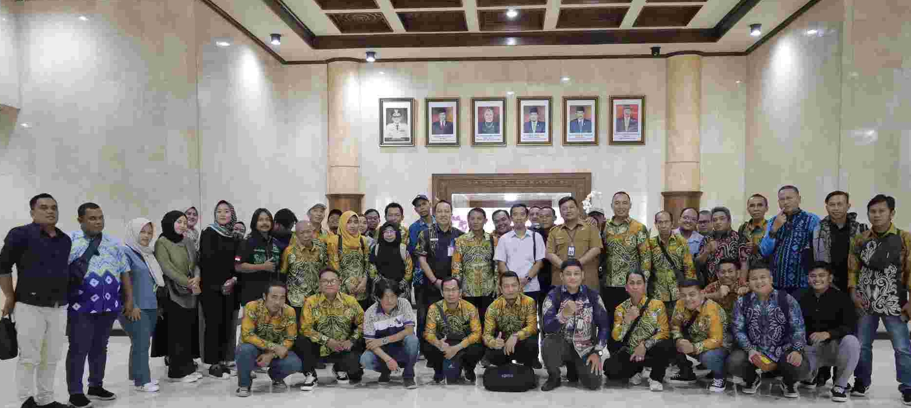 Dari Studi Komparasi Humas DPRD Kalsel ke Jatim, Sarana Podcast Jadi Perhatian