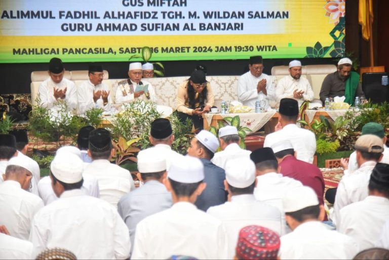 Paman Birin Hadirkan Gus Miftah Tausiyah Hibur Warga Banua di Mahligai Pancasila