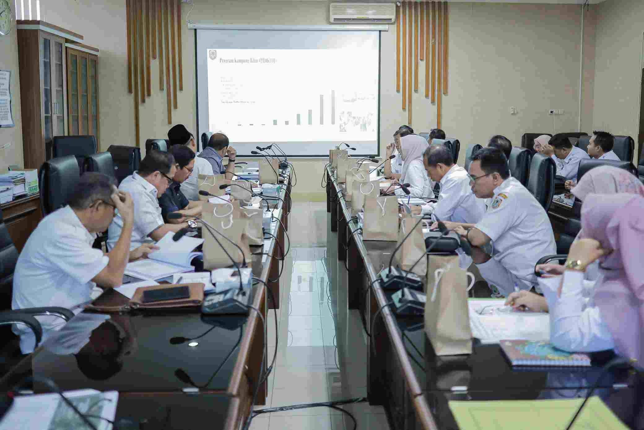 Indeks Kualitas Lingkungan Hidup Kalsel 2023 Lebihi Target, Pansus III LKPj Apresiasi Kinerja DLH