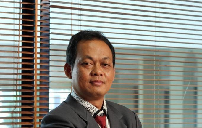Kewenangan Penuntutan : Eksistensi Pasal 35 Ayat (1) Hurup J UU Kejaksaan dan Pasal 51 Ayat (1) UU KPK