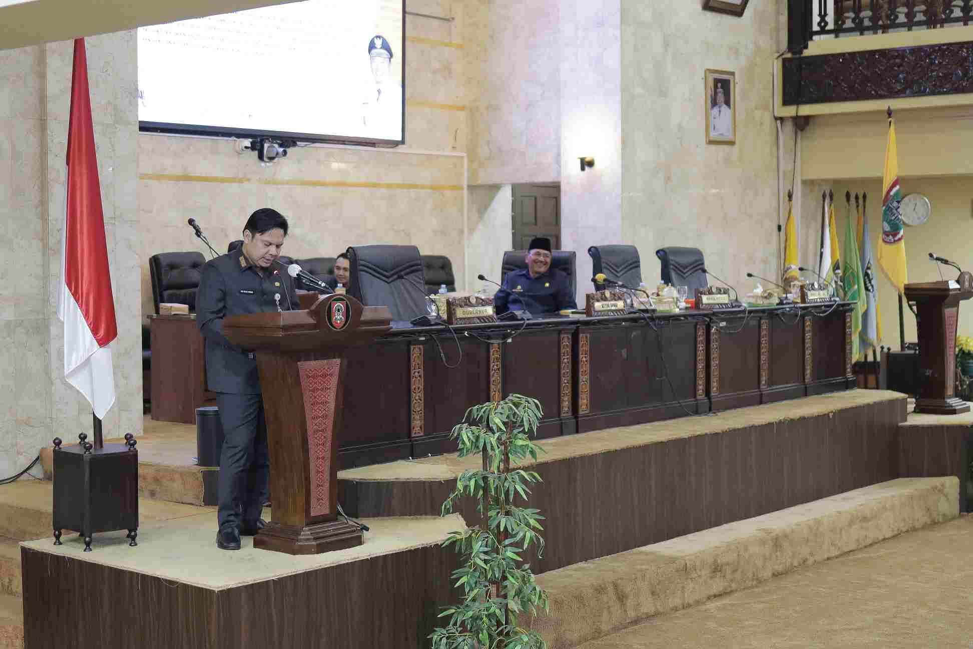 8 Fraksi DPRD Kalsel Sampaikan Pandangan Umum Atas LPPA 2023