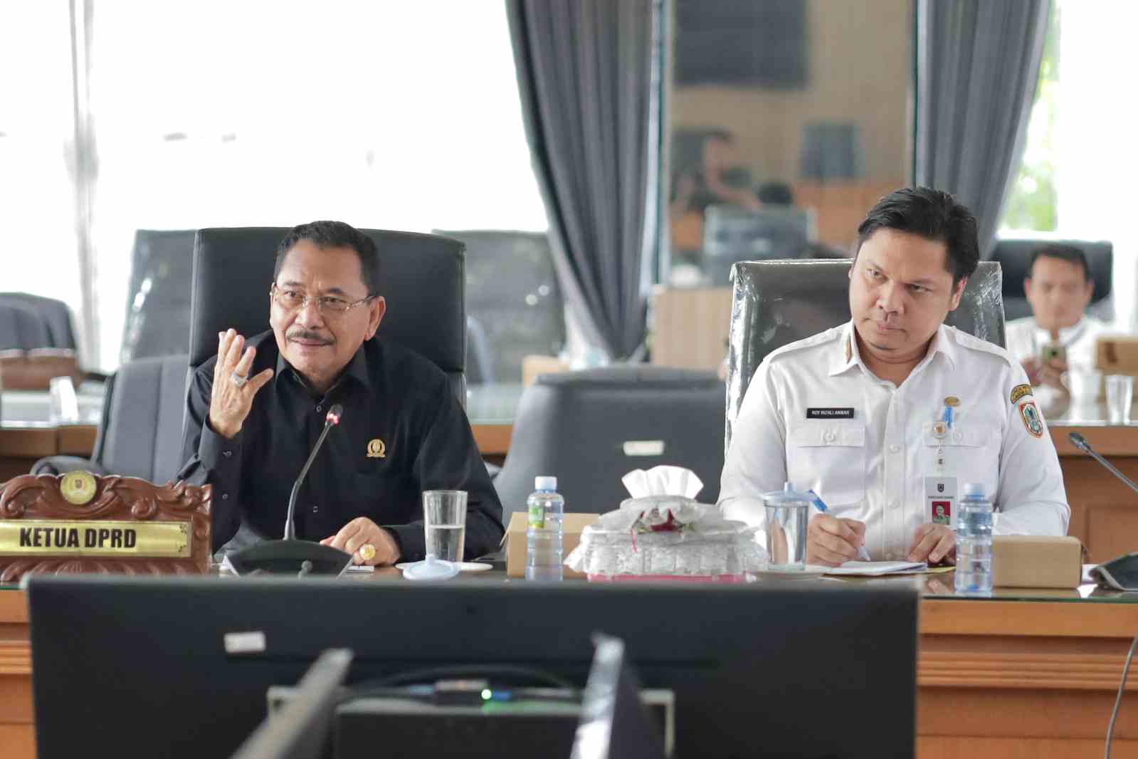 TAPD dan Banggar DPRD Rampung Bahas KUPA dan PPAS APBD 2024, Supian HK  Lanjutkan Penandatanganan di Rapat Paripurna