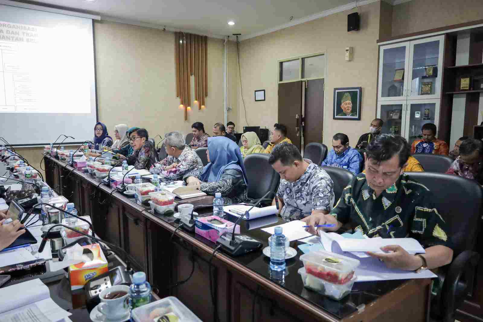 Komisi IV DPRD Kalsel Gelar Rapat Bersama Disnakertrans, Tekan Angka Pengangguran Jadi Perhatian Serius