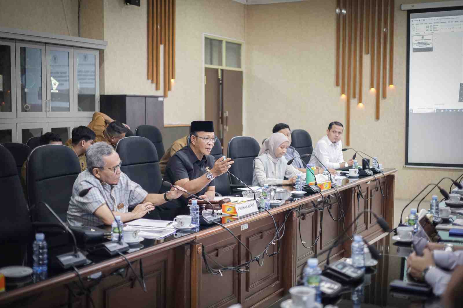 Pelayanan Publik Jadi Fokus Utama, Rapat Mitra Komisi II DPRD Kalsel, Peningkatan PAP 18 Miliar