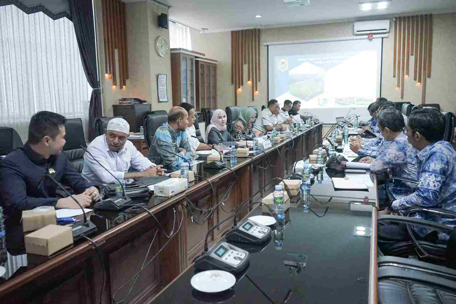 Rapat Kerja Bersama Komisi III DPRD Kalsel, PUPR dan ESDM Lakukan Pemaparan, Berharap Anggaran 2025 Bisa Terserap Secara Optimal