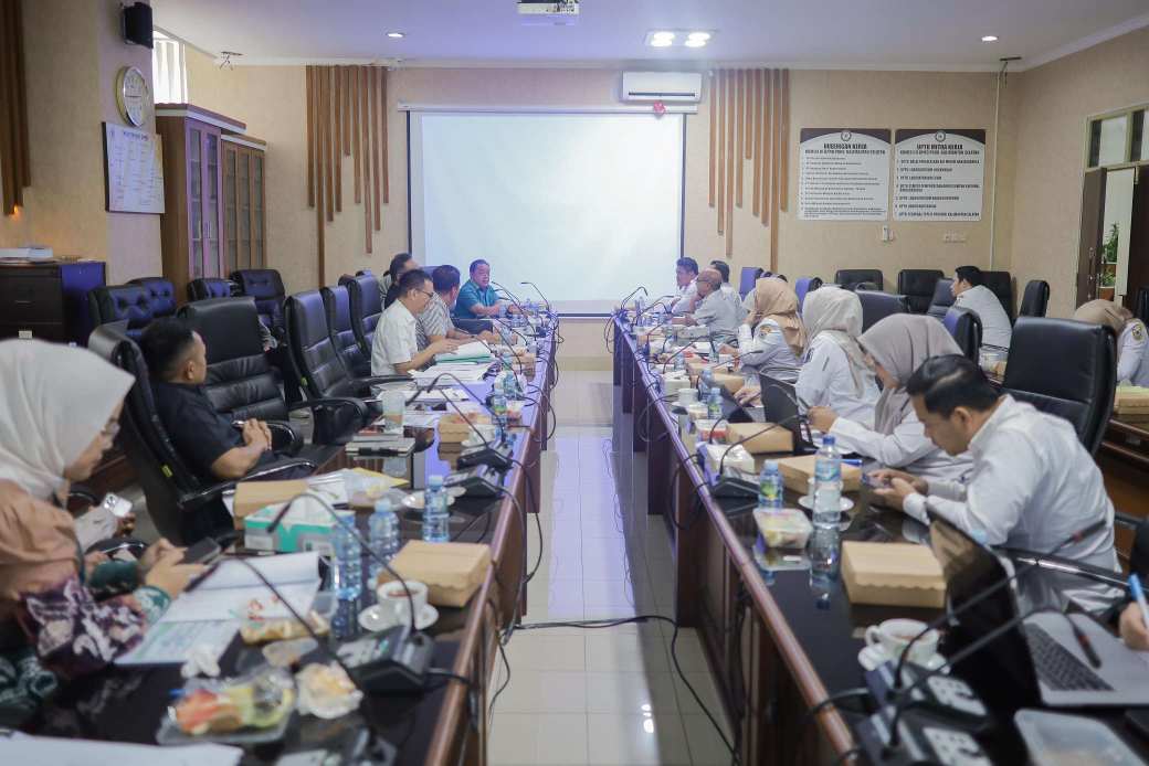 Sampaikan Target Pendapatan 2025, Komisi III DPRD Kalsel Gelar Rapat Kerja Bersama BULD 