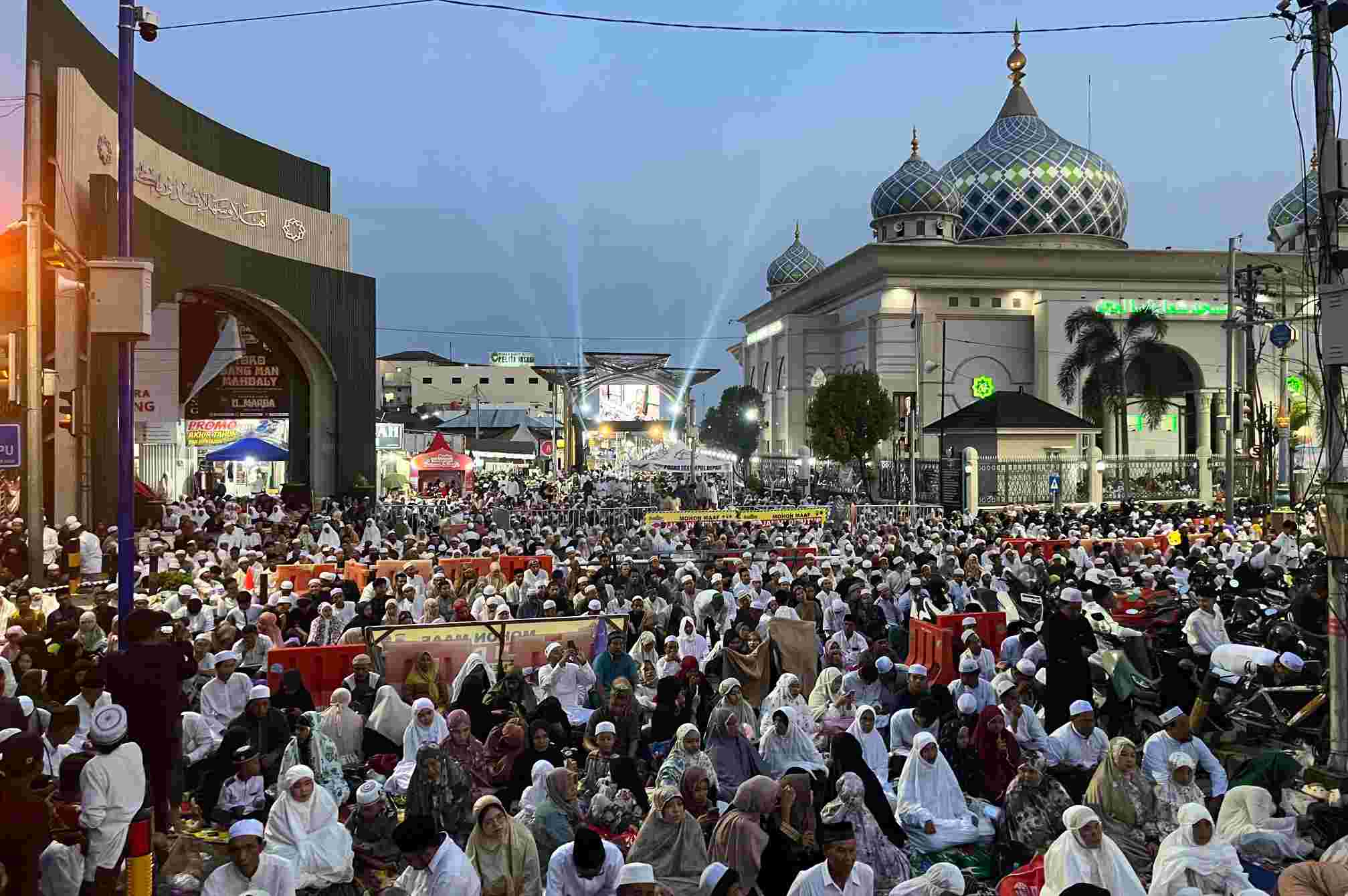 Jutaan Warga dari Berbagai Wilayah Hadiri Haul ke-20 Guru Sekumpul di Martapura