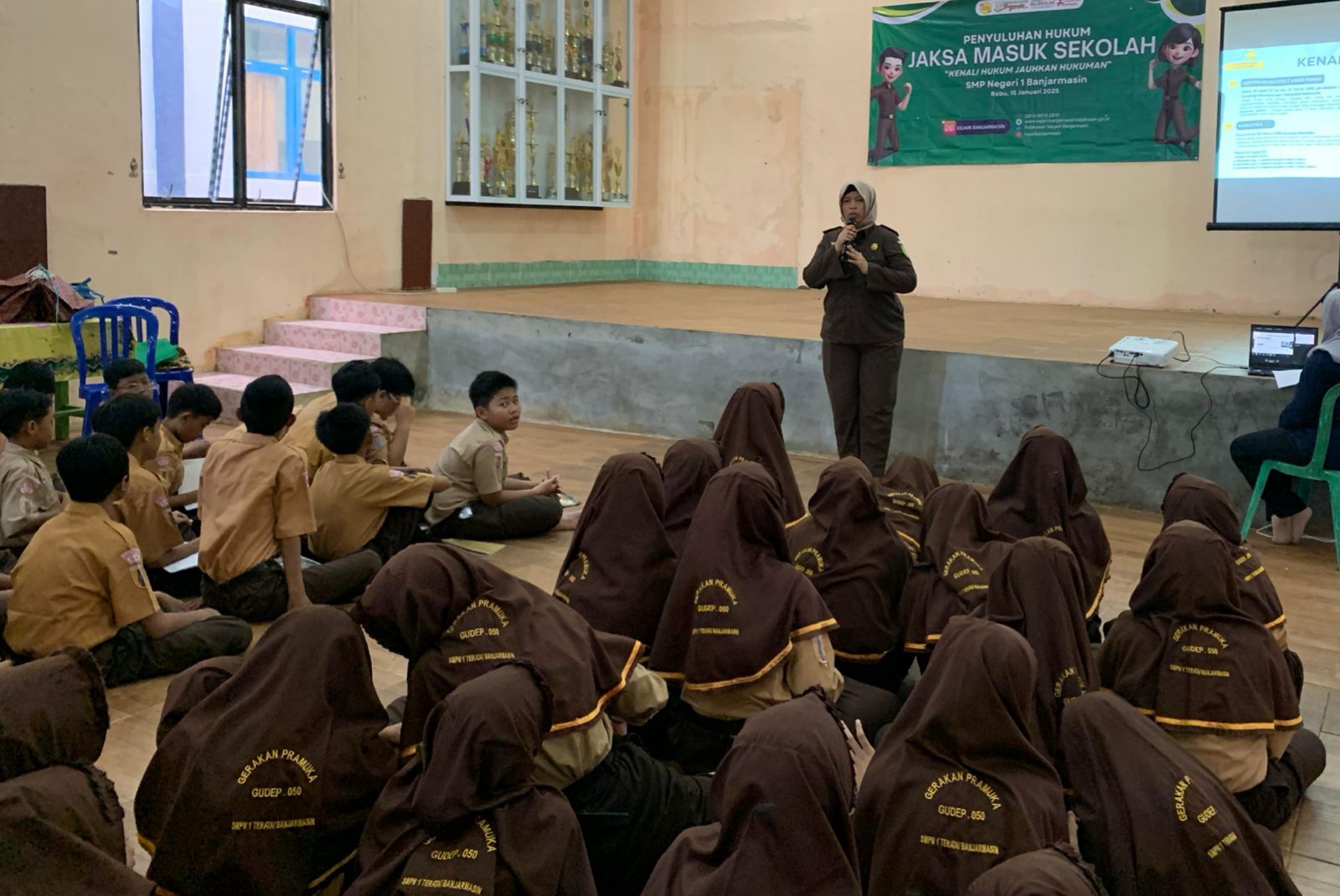 Edukasi Kenakalan Remaja Sejak Dini, Kejari Banjarmasin Gelar JMS di SMP Negeri 1 Banjarmasin