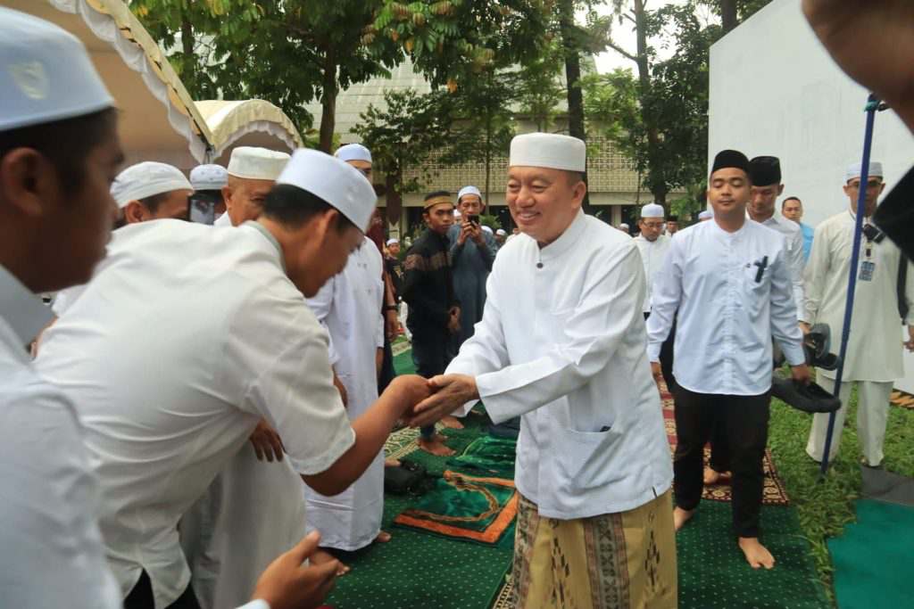 Gubernur Kalsel Berbaur dan Sapa Jemaah Haul Sekumpul: Mudah-mudahan Berkah Untuk Kita Semua