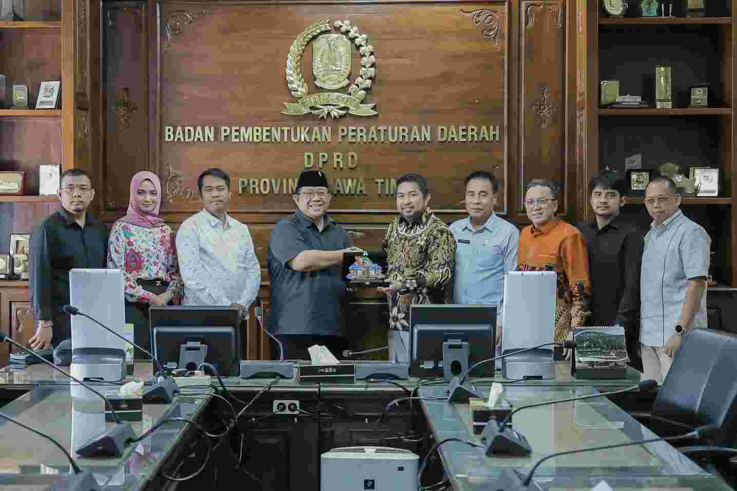 Pimpin Rombongan DPRD Kalsel ke Jatim, Bang Dhin Diskusi Penguatan Perda