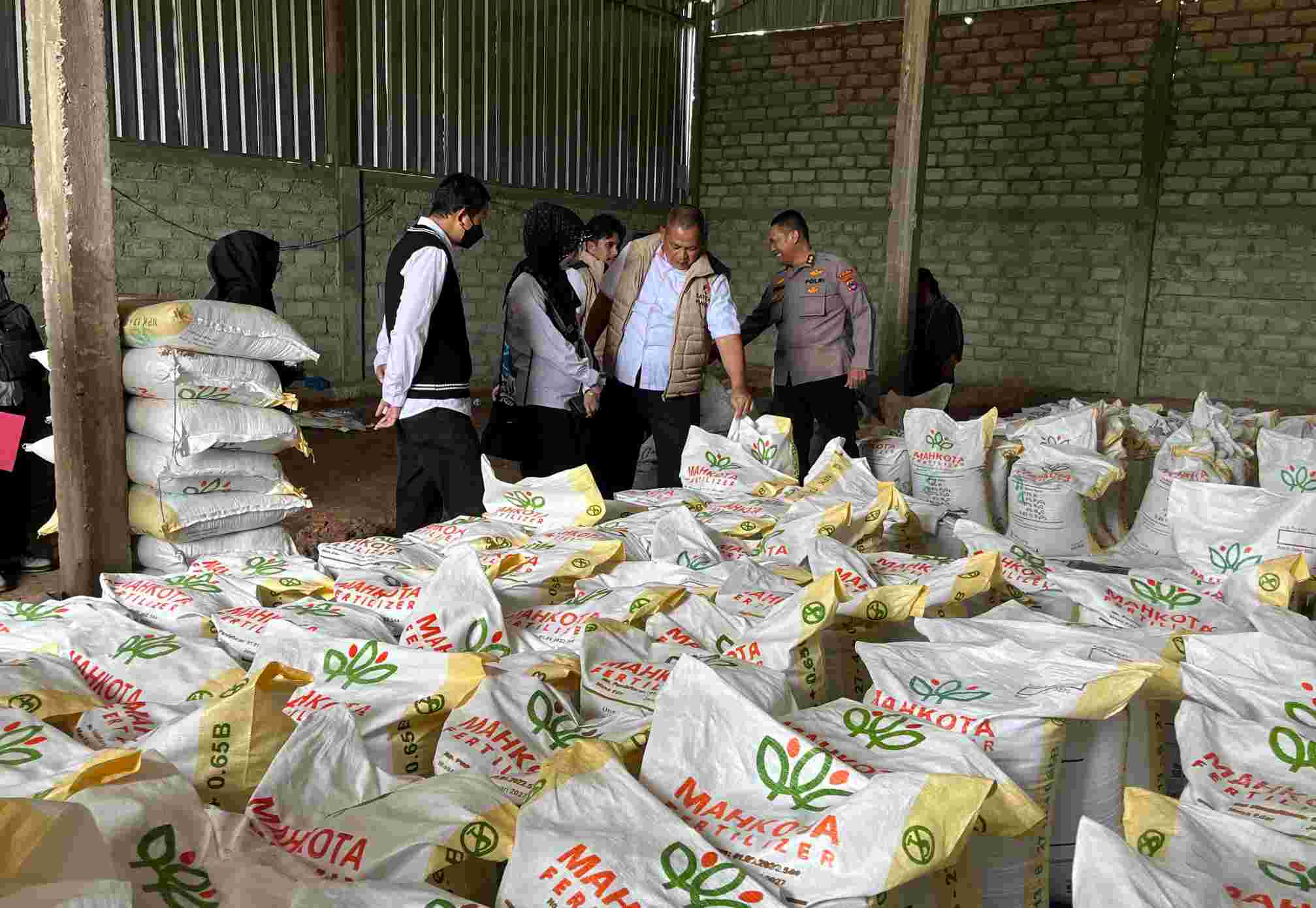 Polda Kalsel Tangkap 11 Orang Terkait Dugaan Penyelewengan 7 Ton Pupuk Bersubsidi
