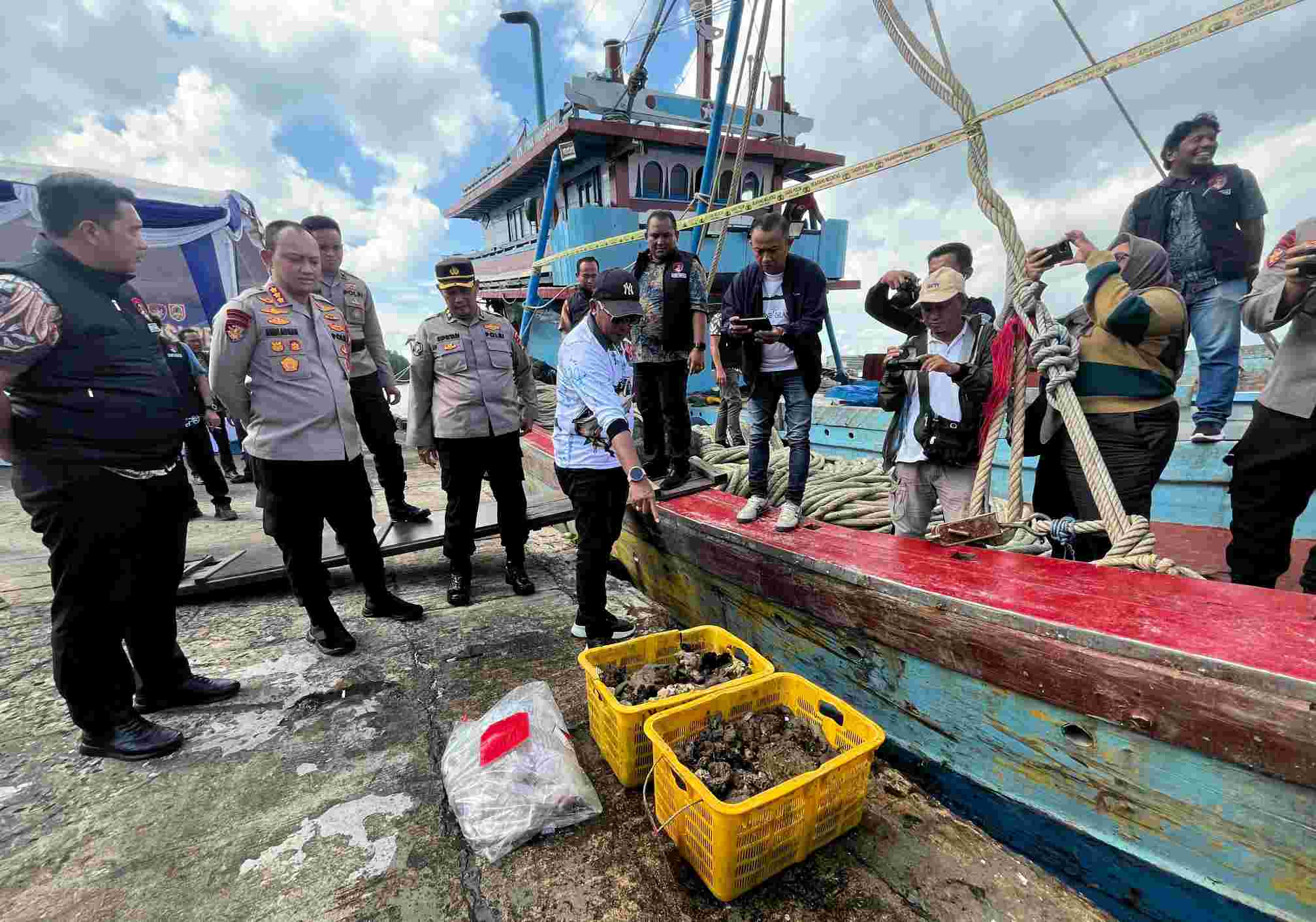 Penangkapan Ikan Ilegal, Tim Gabungan Amankan 2,4 Ton Ikan di Perairan Sebuku