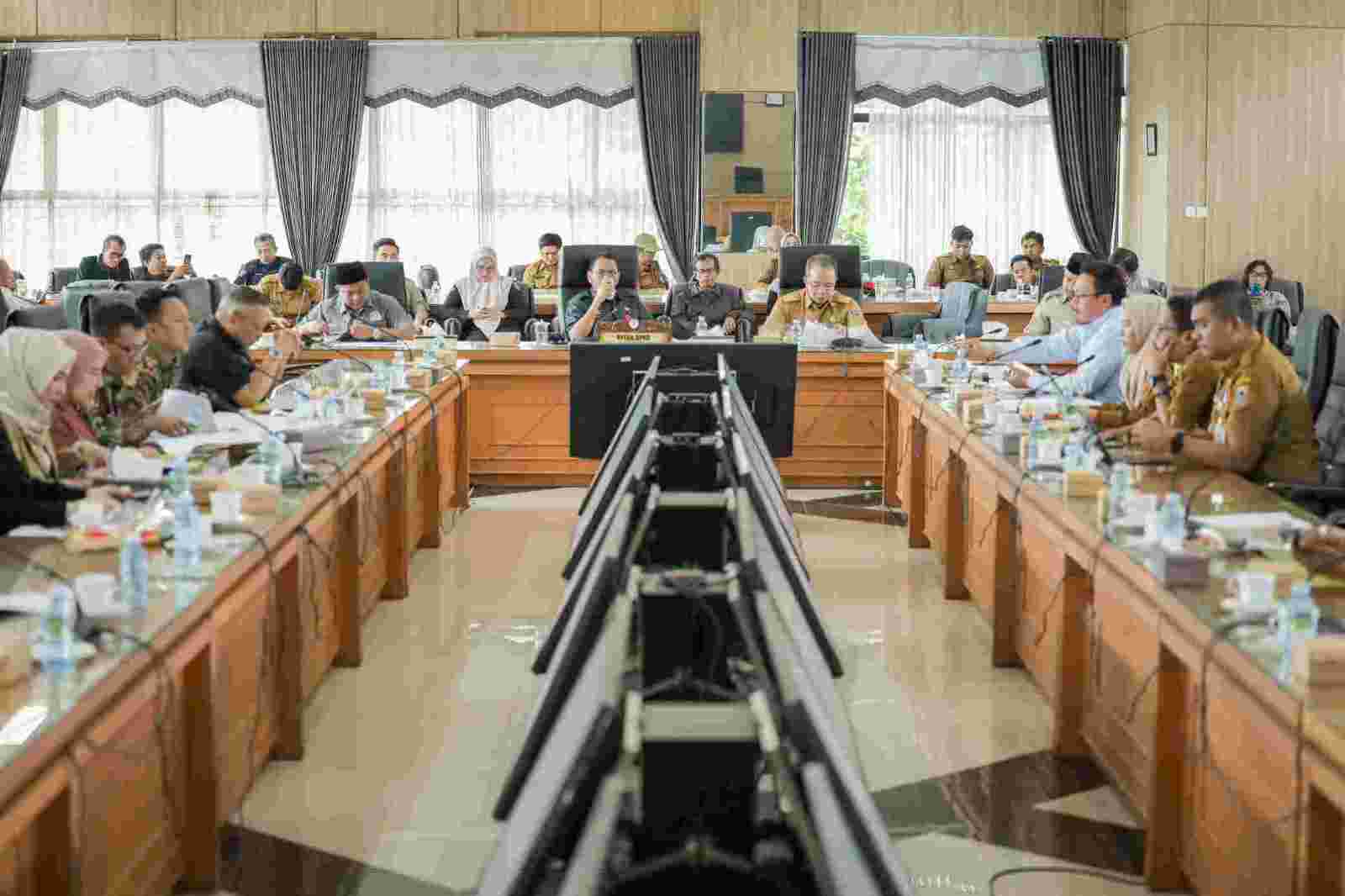 Banggar DPRD Kalsel Desak TAPD Provinsi Dana Rp 105 Miliar Jangan Bangun Toilet, Tapi Untuk Ruang Belajar