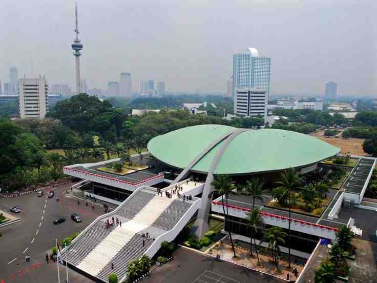 Bisakah DPR Dibubarkan? Begini Penjelasan Hukum Menurut UUD 1945