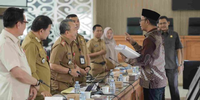 KUA-PPAS APBD Kalsel 2026, Sepakat Pangkas Alokasi Anggaran 50 Persen Hampir di Semua SKPD