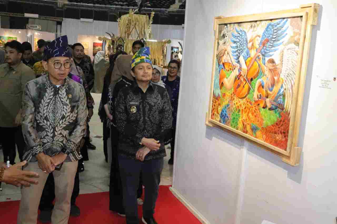 Menteri Kebudayaan Apresiasi Pameran Seni Rupa Langkar di Banjarmasin