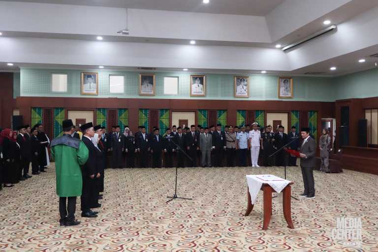 Wagub Hasnuryadi Sulaiman Lantik 387 Pejabat Pemprov Kalsel, Tekankan Integritas dan Kinerja