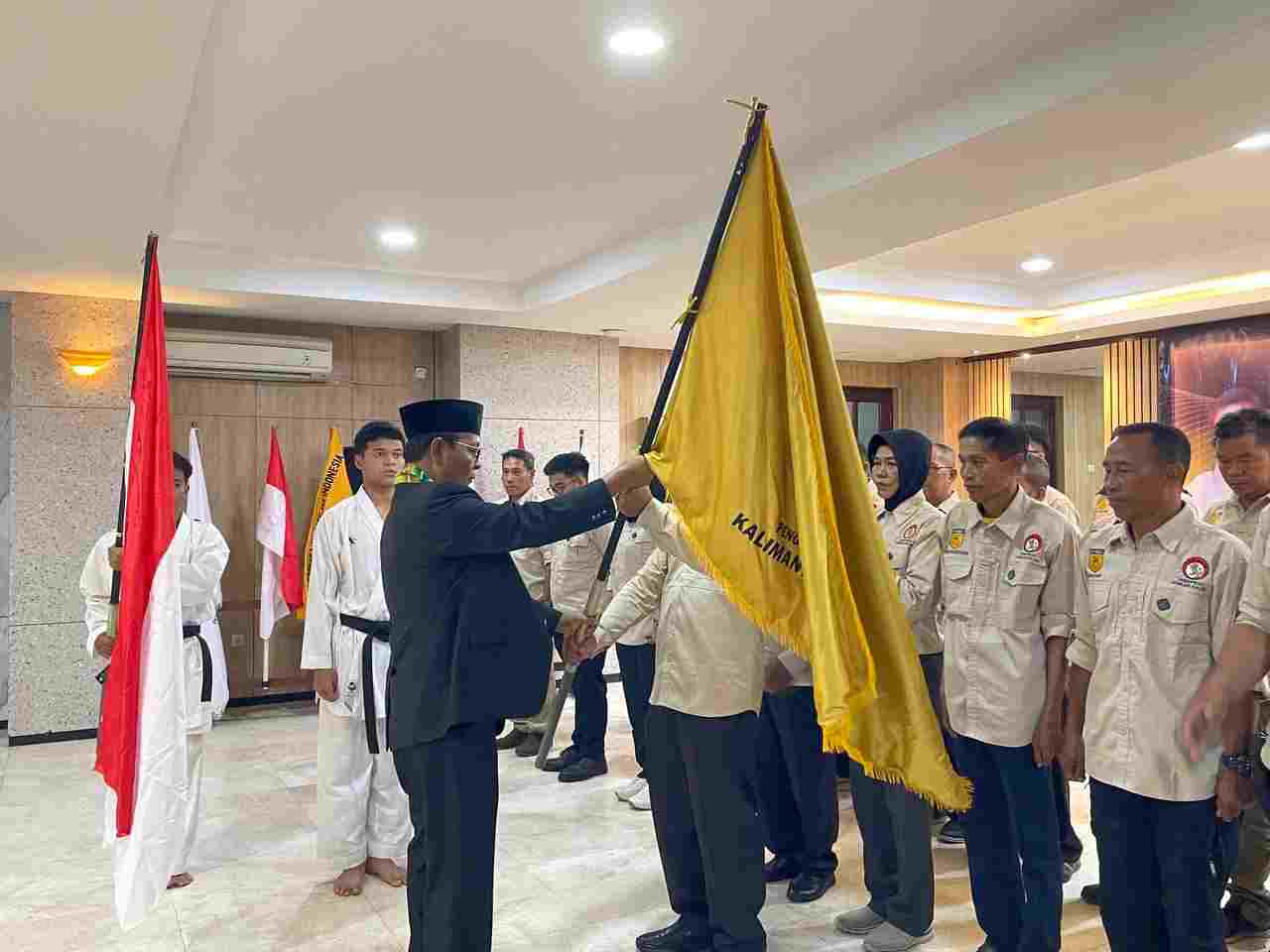 Paman Birin Lantik Lemkari Kalsel 2025–2029, Ahmad Yani Siap Bangun Pembinaan Karate di Banua