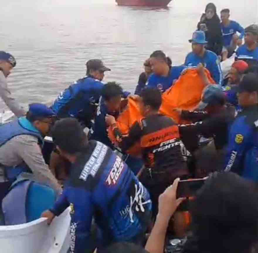 Seharian Lebih, Korban Klotok Karam di Sungai Barito Ditemukan Meninggal Dunia