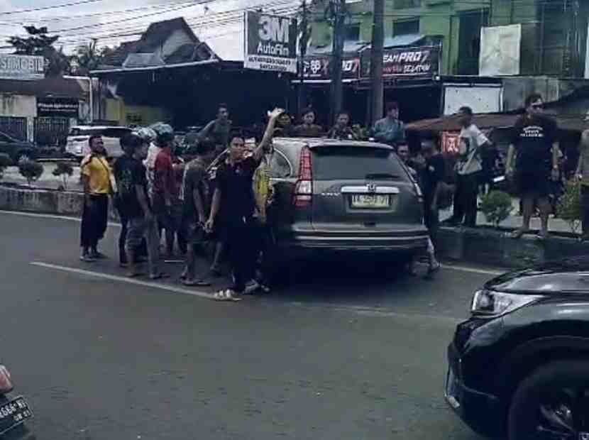 Diduga Rem Blong, Pengemudi Mobil Meninggal Dunia Usai Tabrak Pembatas Jalan di Banjarbaru