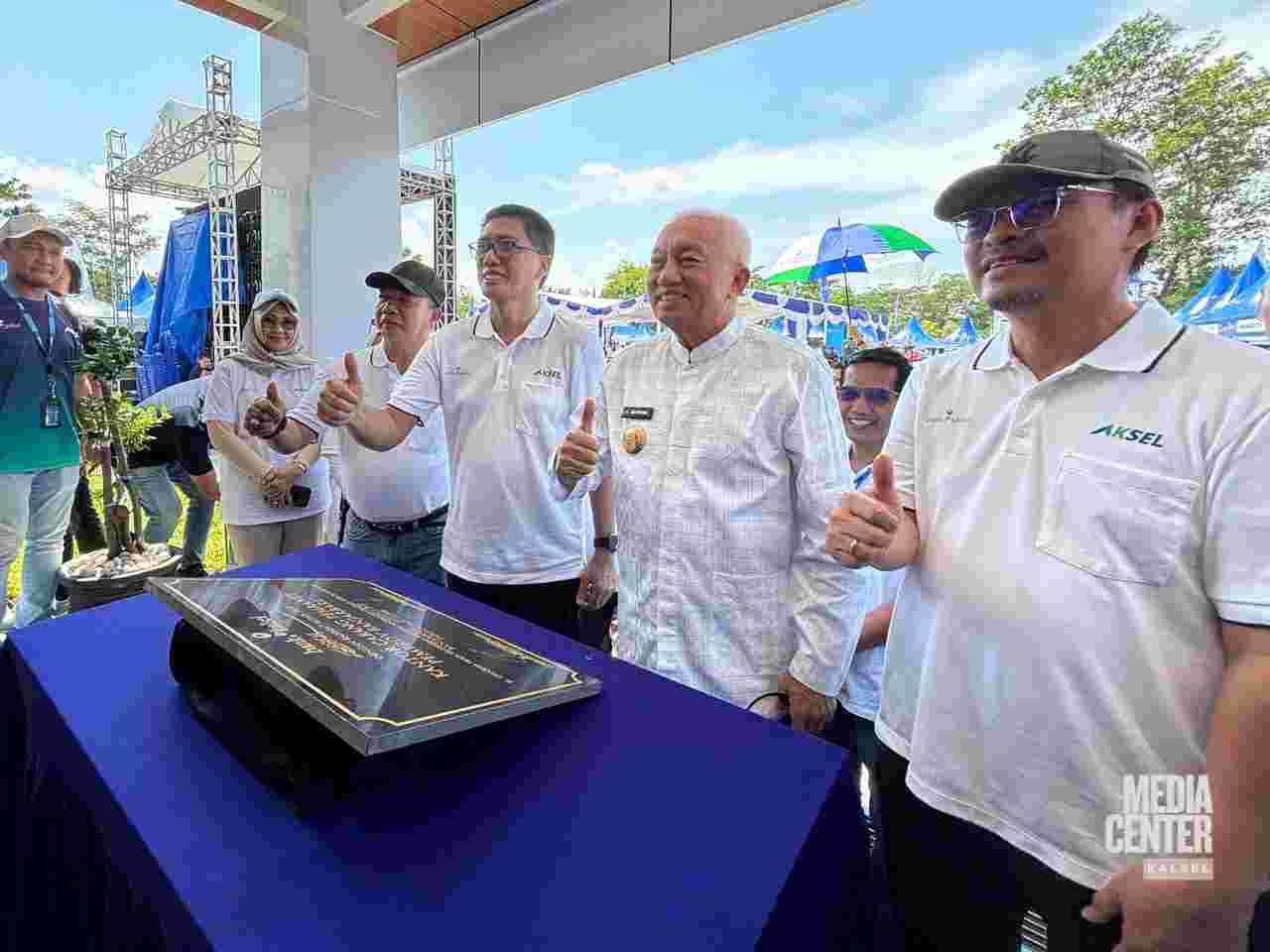 Gubernur Muhidin Resmikan Gedung Baru Bank Kalsel di Banjarbaru