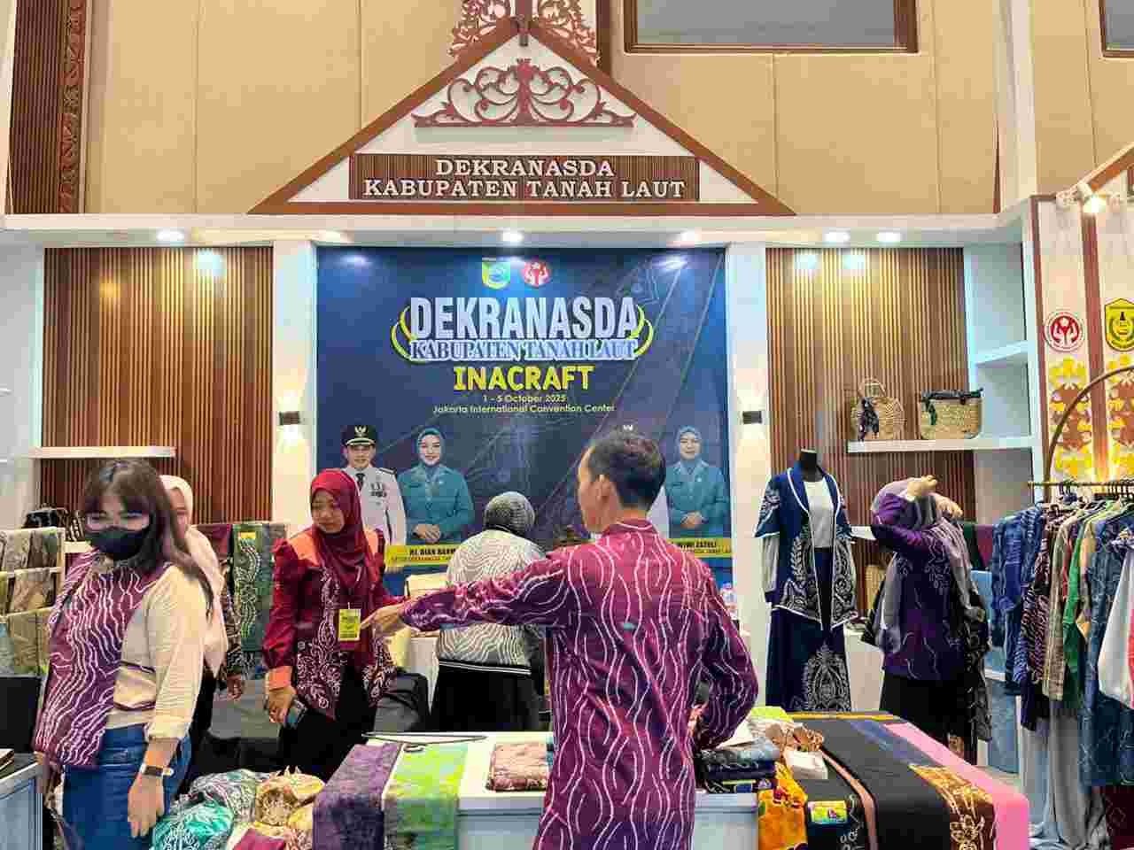 Produk UMKM Tanah Laut Curi Perhatian di INACRAFT 2025, Pengunjung Luar Negeri Ikut Memborong