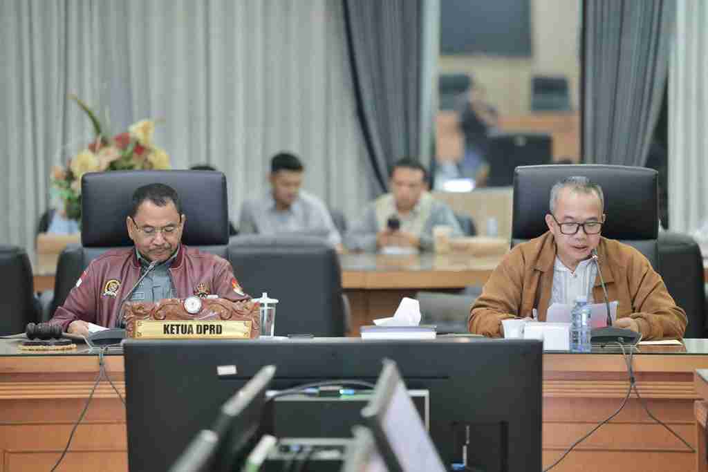Banggar DPRD Kalsel Bahas Lanjutan Postur APBD 2026 Bersama TAPD