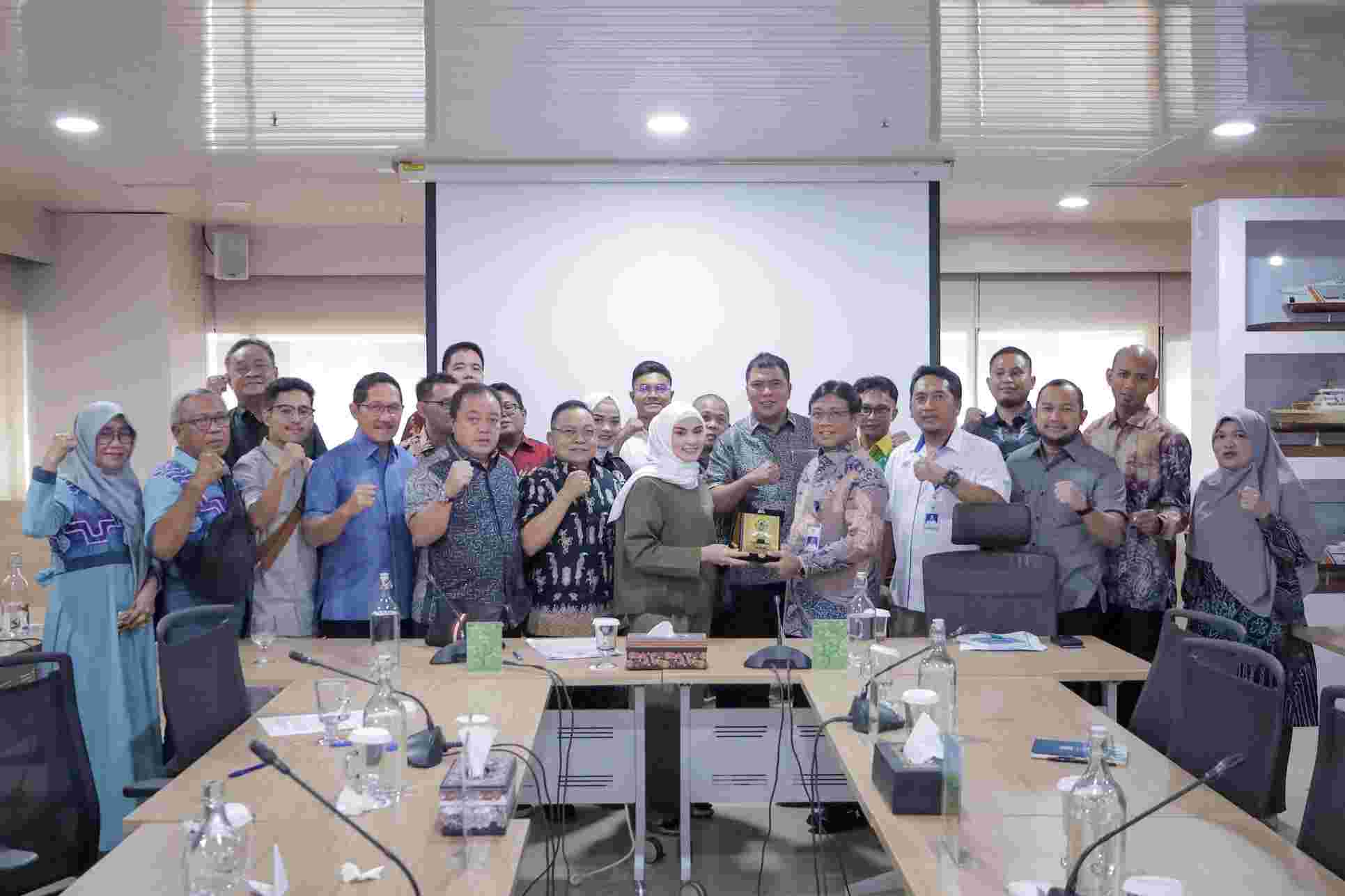 Komisi III DPRD Kalsel Bahas Penolakan Instruksi Menhub Nomor IM 03 dan 09 Tahun 2025 ke Kemenhub RI