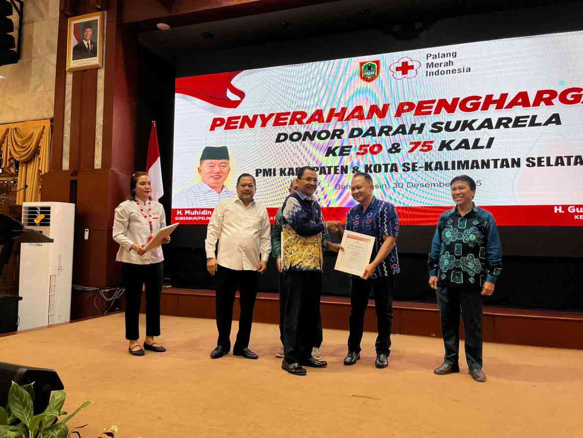 455 Pendonor Darah Terima Penghargaan PMI Kalsel, Gubernur-Ketua DPRD Ucapkan Terima Kasih Kepada Para Pendonor