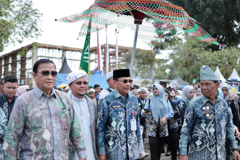 Pimpinan dan Anggota DPRD Kalsel Hadir di Harjad ke -75 HSS Perkuat Dukungan Pembangunan 