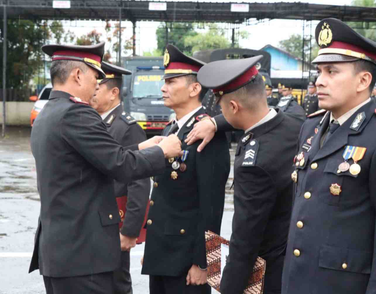29 Personel Polres Tala Dianugrahi Satya Lencana Pengabdian