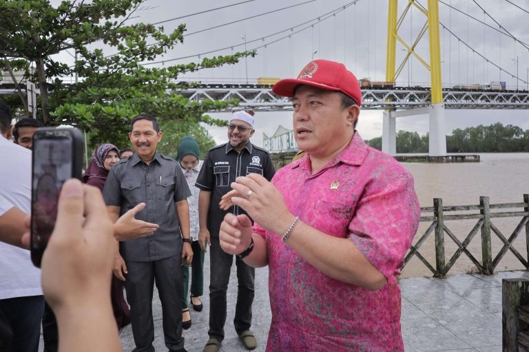 Dukung Kelancaran Arus Logistik Kalsel–Kalteng, Komisi III DPRD Kalsel Tinjau Rencana Pembangunan Jembatan Barito II