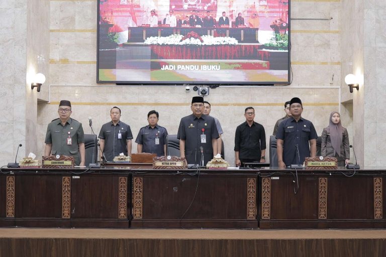 Semua Fraksi Setuju! 3 Raperda Strategis Kalsel Melaju ke Tahap Pembahasan Pansus DPRD