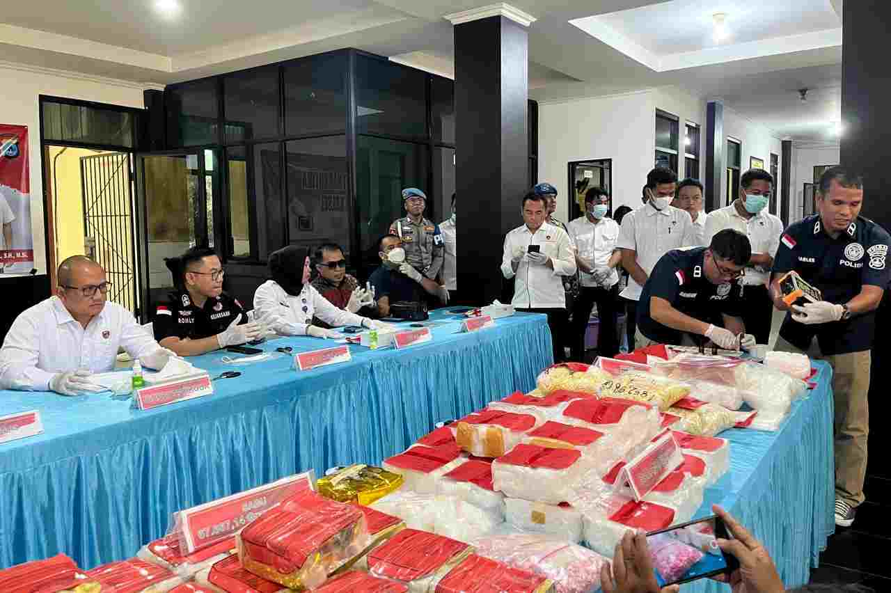 Ditresnarkoba Polda Kalsel Berhasil Sita dan Musnahkan 67,6 Kg Sabu dan 30.613 Butir Pil Ekstasi