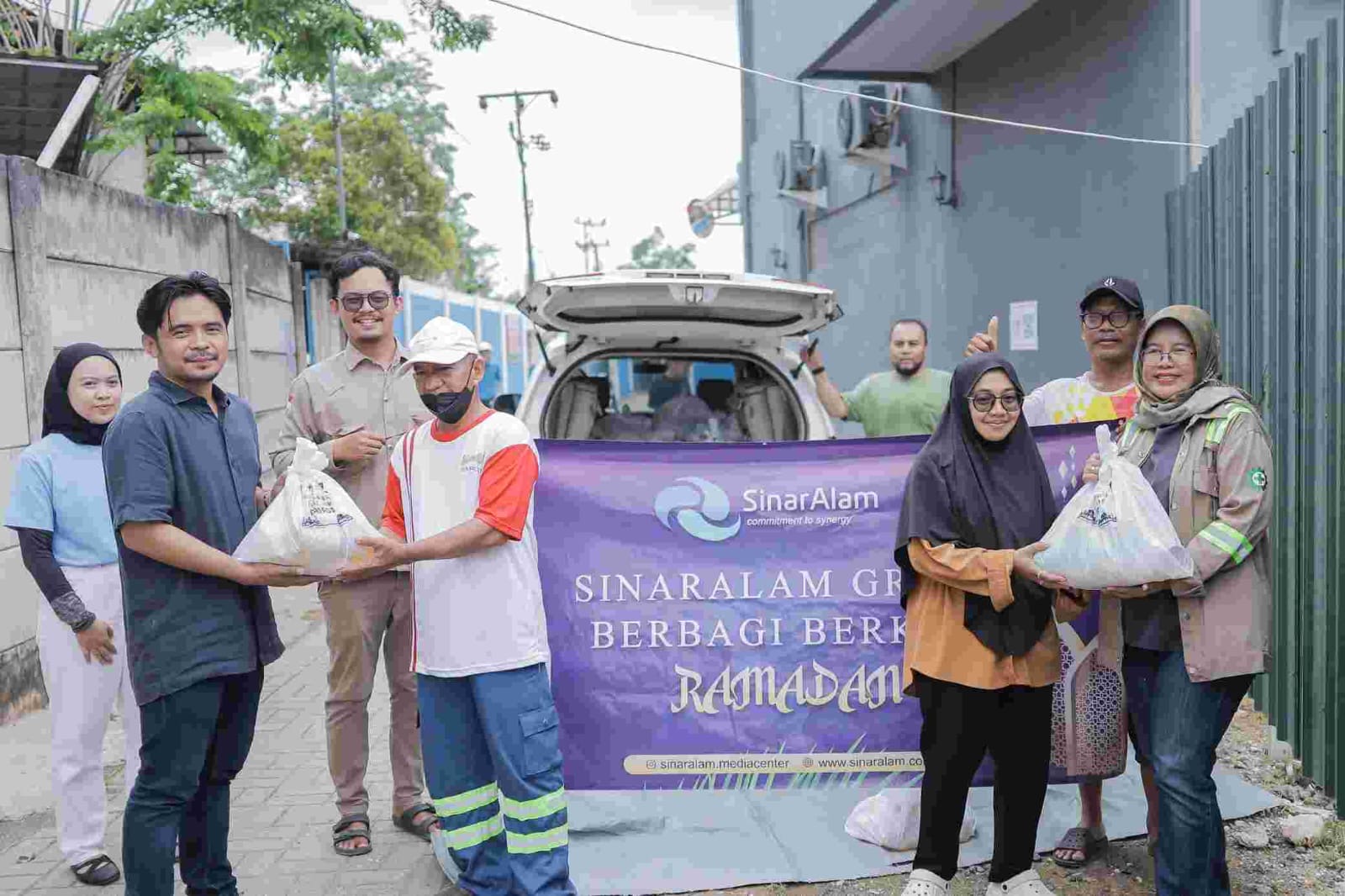 Ķetua Komisi I DPRD Kalsel, Apresiasi Kepedulian Perusahaan Kepada Warga, Sinar Alam Group Berbagi Berkah Ramadan