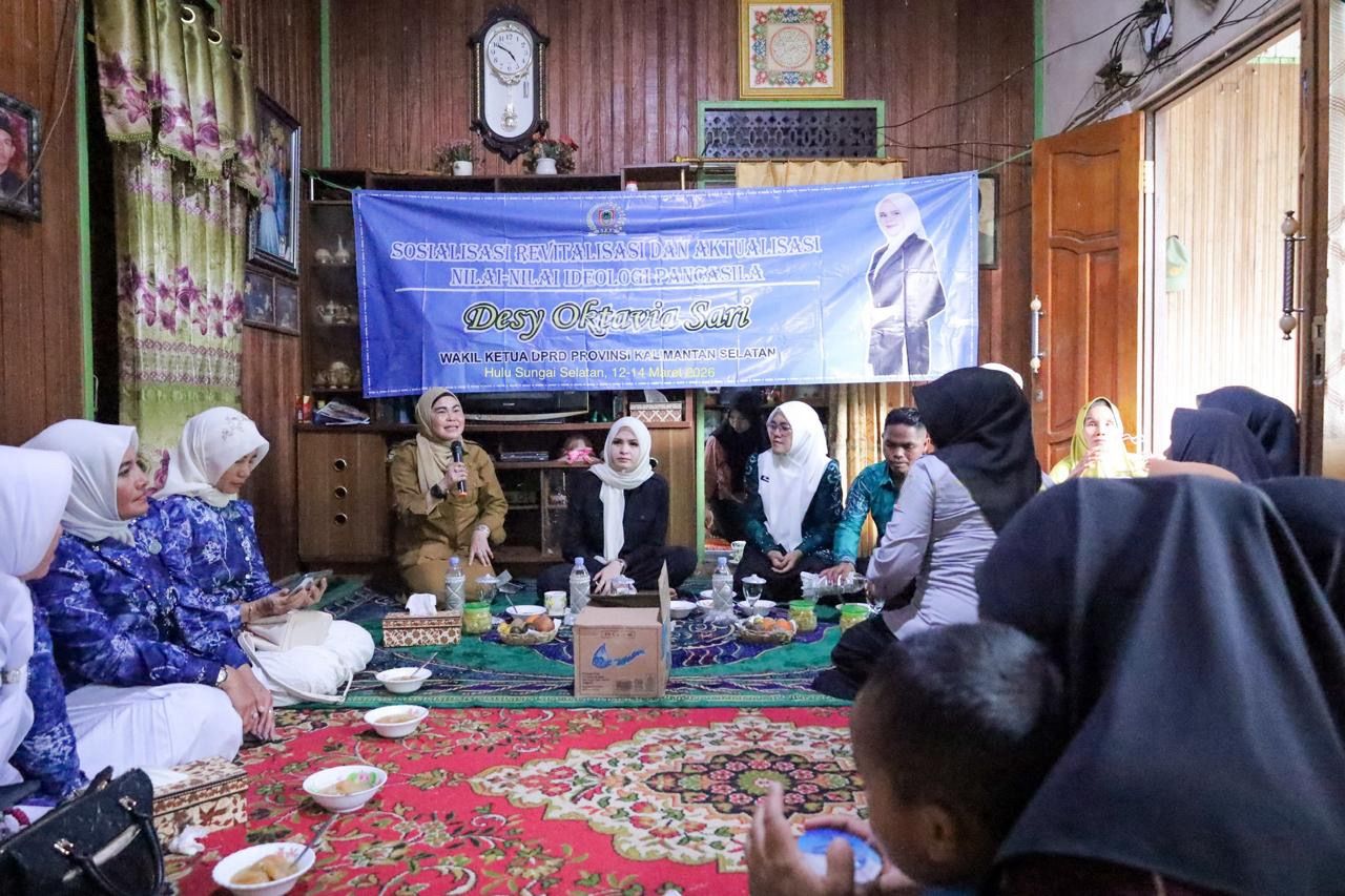 Ajak Pahami Pancasila, Waket DPRD Kalsel Sosrev ke Desa Gumbil