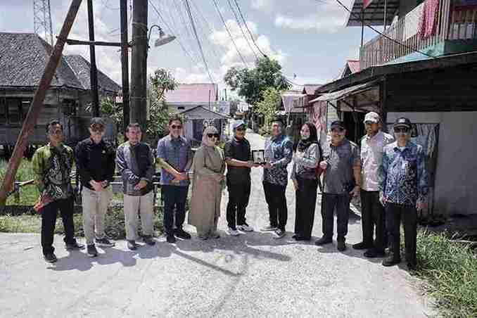 Monitoring Hibah Jalan, DPRD Kalsel Tinjau Dua Desa di Barito Kuala