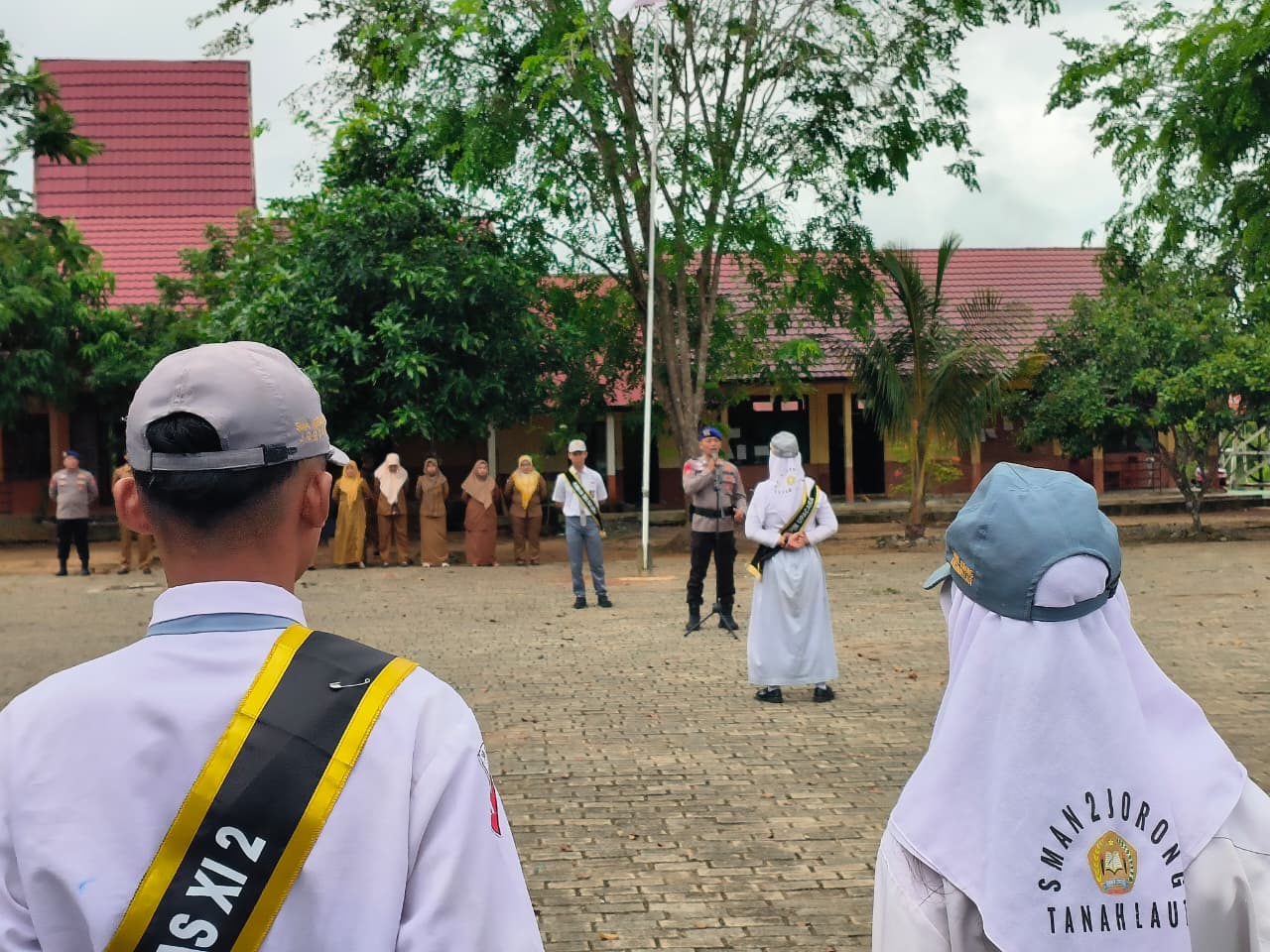Polairud Berikan Edukasi Disiplin dan Kepedulian Lingkungan Kepada Siswa SMAN 1 Jorong 