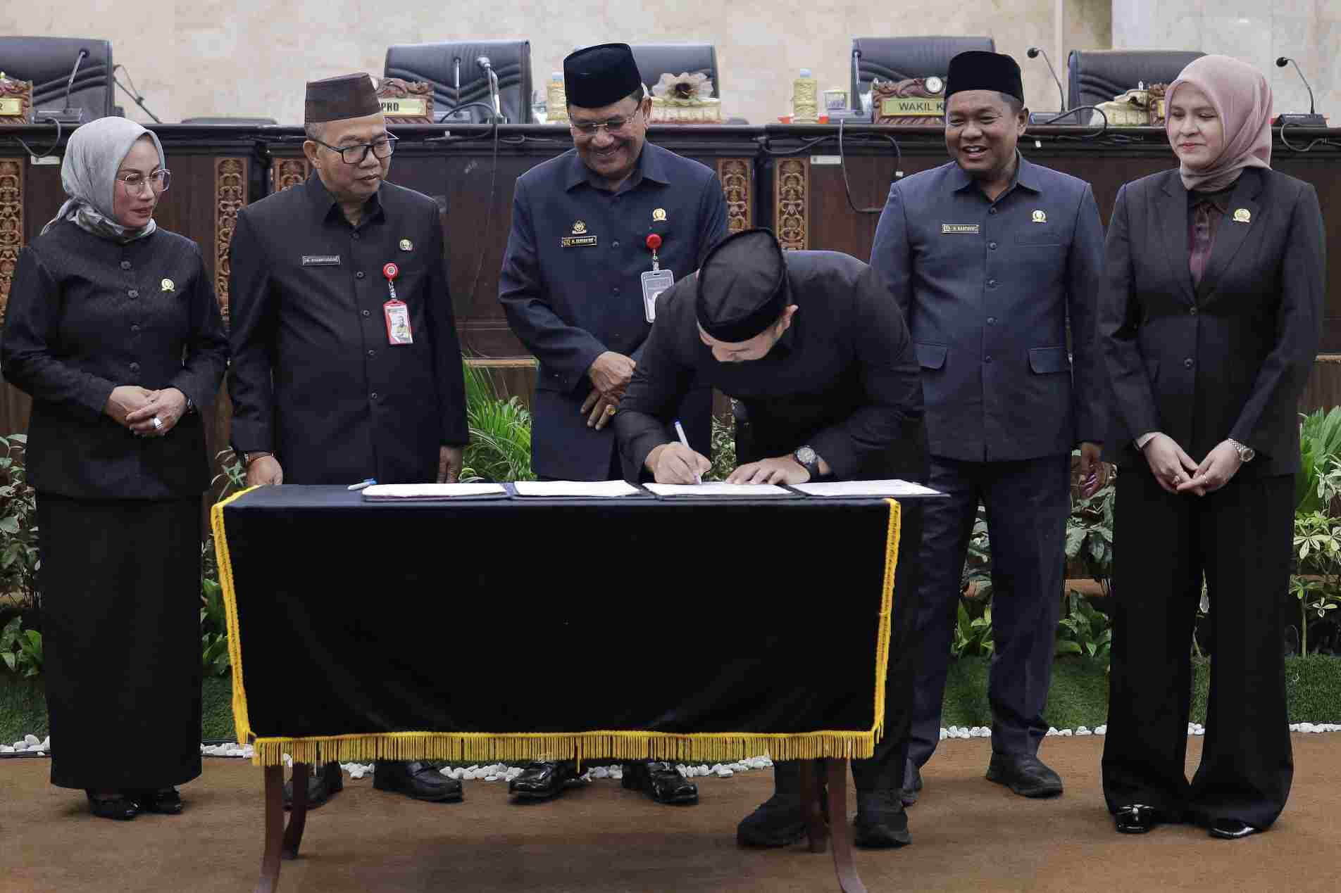 Sampaikan Rekomendasi LKPj Gubernur T A 2025, DPRD Kalsel Akan Terus Pantau Tindak-lanjutnya