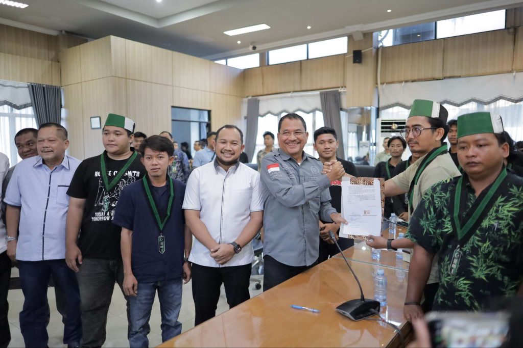HMI Kalsel Pilih Unjukrasa Damai dan Dialog Sampaikan Tuntutan Agar Lebih Substansif, DPRD Kalsel Apresiasi Positif dan Bawa ke Tingkat Pusat