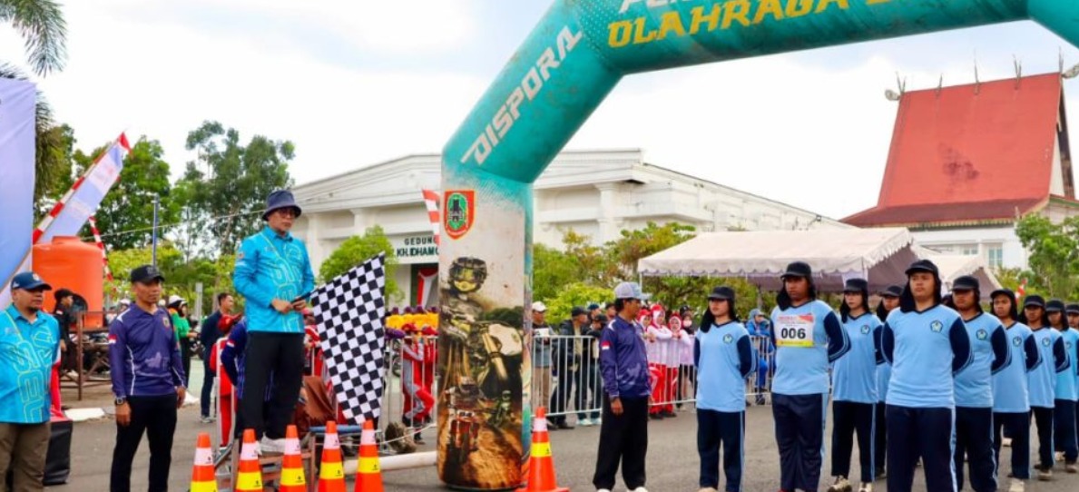 Semarak Hari Jadi Kalsel ke-76, Ribuan Peserta Antusias Ikuti Lomba Gerak Jalan