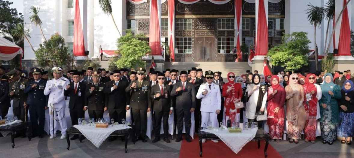 H. Kartoyo Hadiri Penurunan Bendera HUT ke-81 RI, Teguhkan Semangat Persatuan